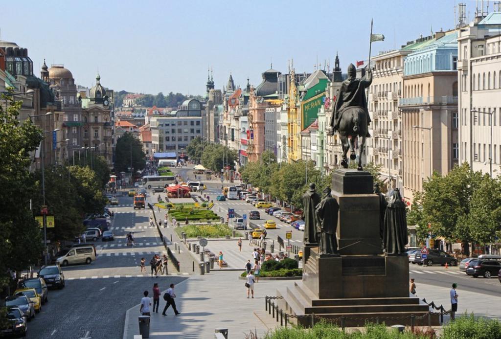 Aparthotel Wenceslas Прага Екстериор снимка